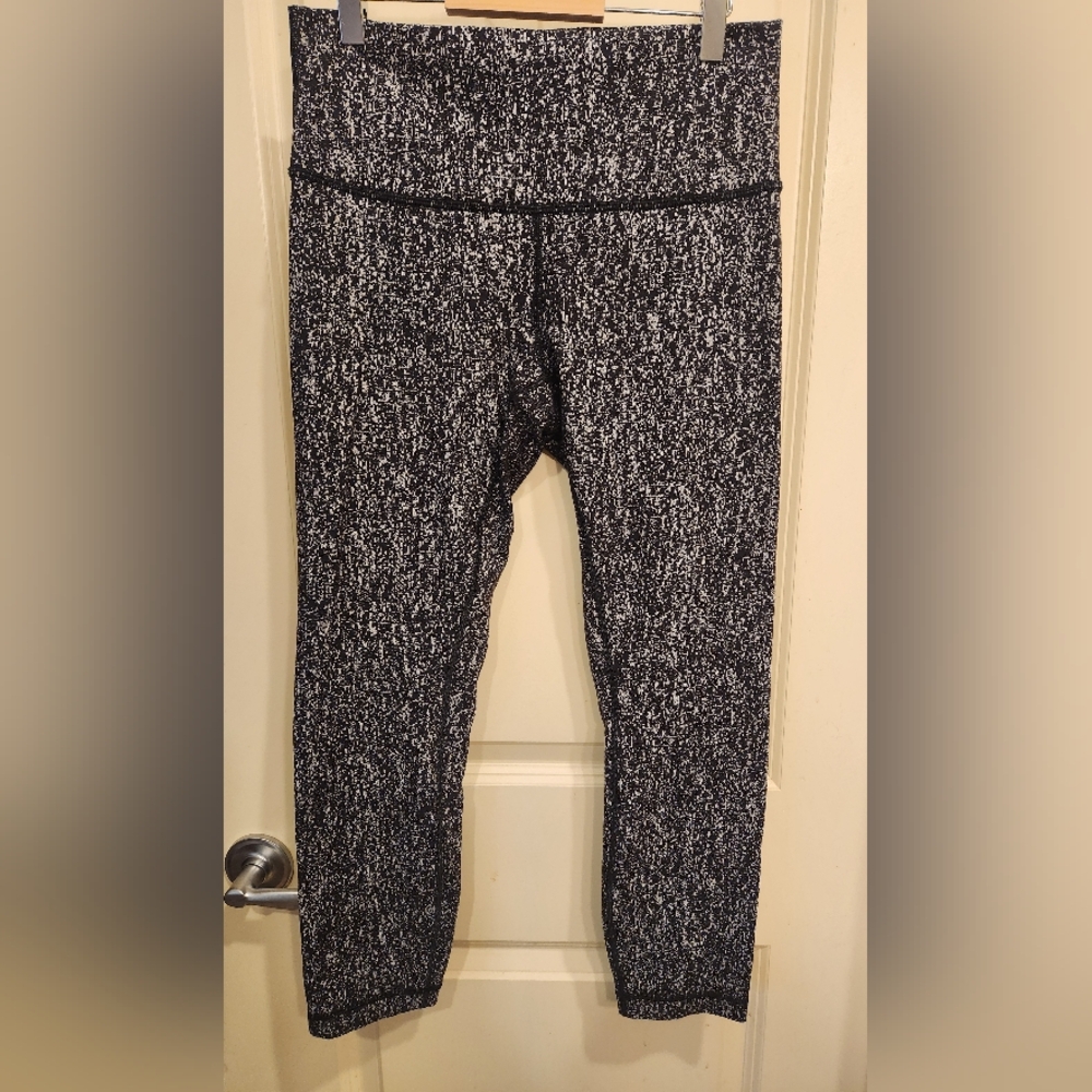 Lululemon Wonder Unders Sz 8
